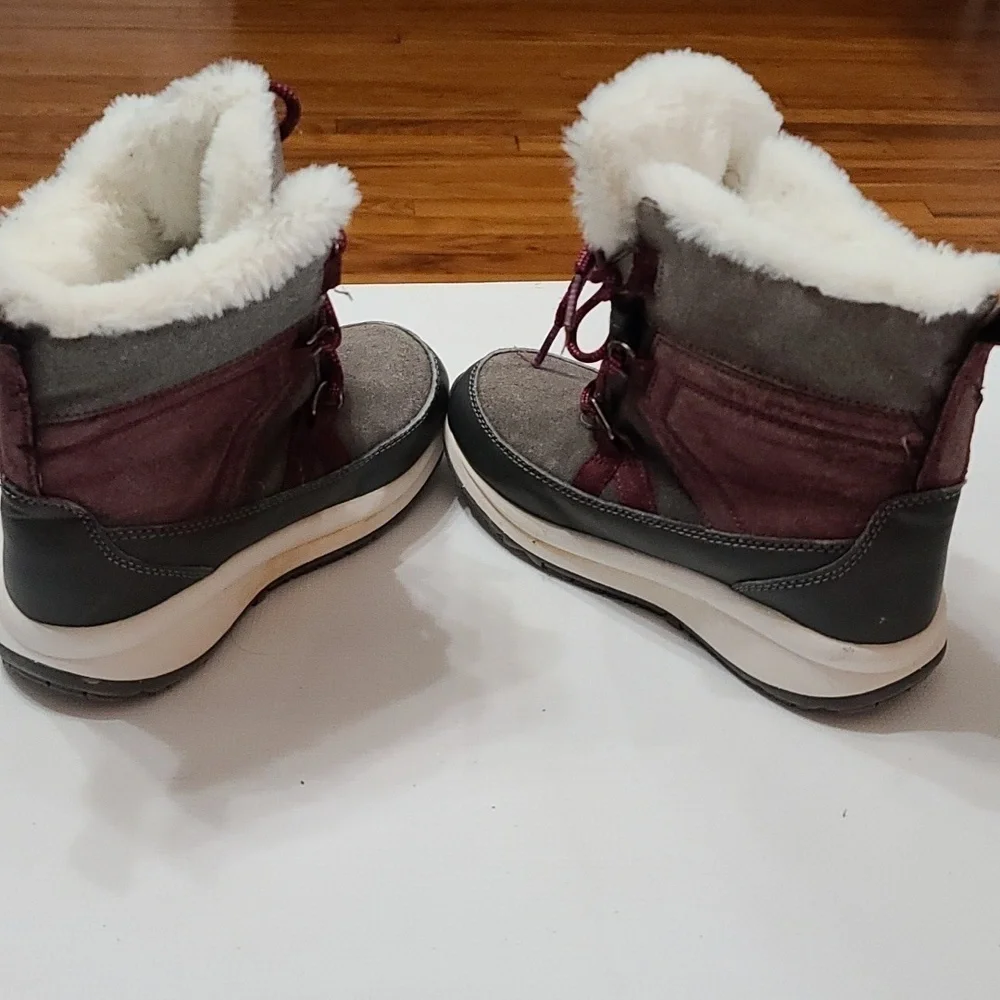 Cat & Jack Girls Winter Snow Boots‎ Gray Burgandy Faux Fur/Suede Sz 2 EUC